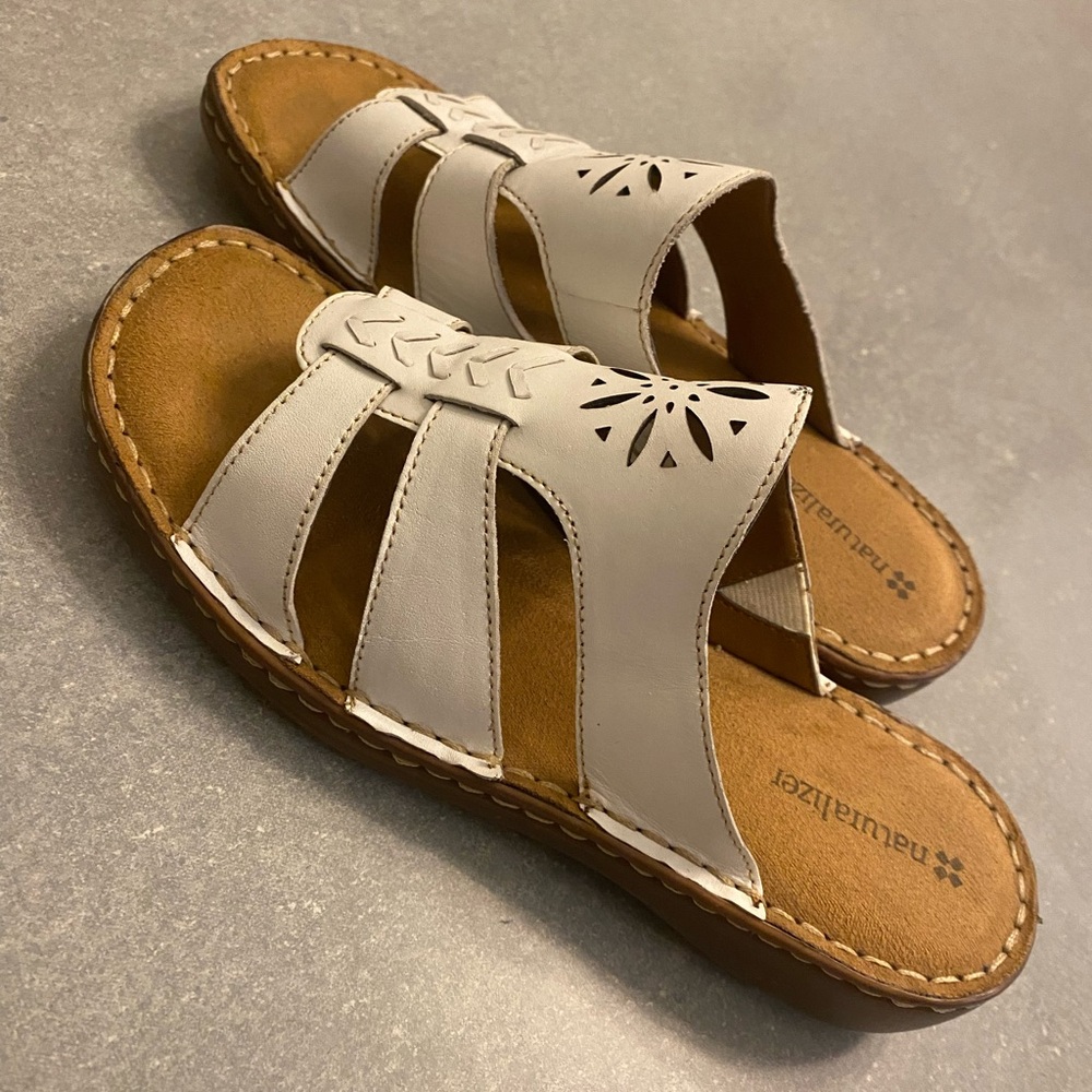 Naturalizer White Leather Women's Sandals size 7.5 - Picture 3 of 6